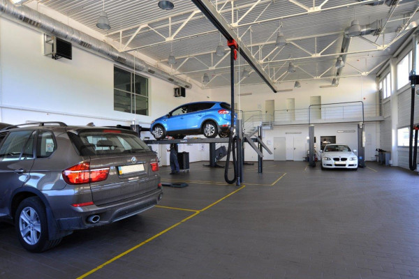 Центр по продаже и сервисному обслуживанию автомобилей "Автопарк"